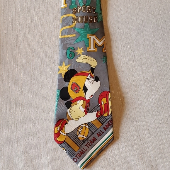 Mickey Mouse necktie "football " - Picture 1 of 2